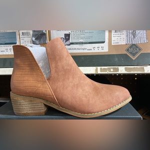 Size 9 Booties New!!